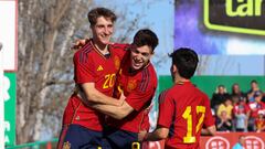 Palacios y Barberá celebran uno de los goles de España ante Ucrania.