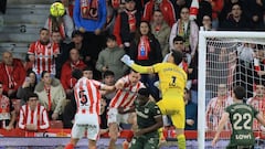 La falta de acierto vuelve a condenar al Sporting