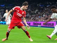 Vinicius le hace una bicicleta a Dedic en la segunda parte del partido del miércoles en el Bernabéu.