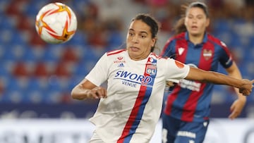 El Olympique de Lyon ganó al Levante.