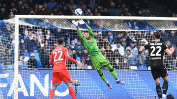 Naples (Italy), 19/03/2022.- Napoli'Äôs goalkeeper David Ospina (C) in action during the Italian Serie A soccer match between SSC Napoli and Udinese at 'Diego Armando Maradona' stadium in Naples, Italy, 19 March 2022. (Italia, Nápoles) EFE/EPA/CIRO FUSCO
