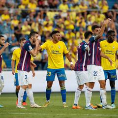 Estreno amarillo a balón parado