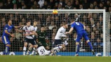 Robert Huth dio la victoria al Leicester con un gran remate de cabeza.