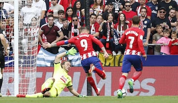 Fernando Torres marca el 2-1.