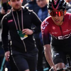Egan Bernal queda tercero en el Giro de Lombardía