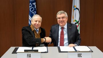 Jean Todt, presidente de la FIA, y Thomas Bach, presidente del COI, en la firma del acuerdo en 2012.