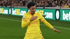 Curtis Jones, celebrando un gol con el Liverpool.