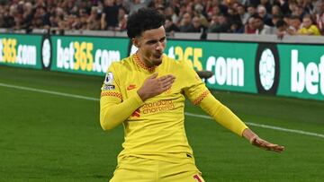 Curtis Jones, celebrando un gol con el Liverpool.