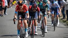 Belgian Dylan Teuns (L)  of Bahrain Victorious pictured in action during the Liege-Bastogne-Liege one day cycling race, 257,5km from Liege to Liege, Sunday 24 April 2022, in Liege. BELGA PHOTO ERIC LALMAND (Photo by ERIC LALMAND / BELGA MAG / Belga via AFP) (Photo by ERIC LALMAND/BELGA MAG/AFP via Getty Images)