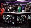 Un equipo de la TV rusa dimite en directo con el mensaje 'no a la guerra' bajo pena de tres años