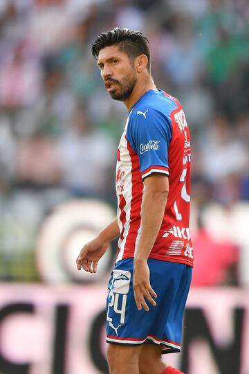 Chivas
Delantero

El 'Hermoso' ha sido campeón de la Liga MX con el Santos Laguna y el América. A sus 34 años firmó con las Chivas de Guadalajara.