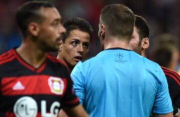 Los rostros de Javier Chicharito Hernández tras marcar su primer gol con el Bayer Leverkusen en Champions