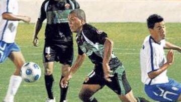 <b>ESTRENO. </b>Thiago Carleto tuvo oportunidad de vestir la camiseta del Elche por primera vez en el amistoso de Torrevieja.