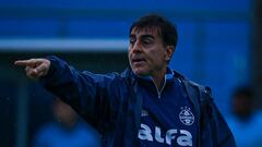 Gustavo Quinteros, candidato a dirigir a dos chilenos en un gigante de América