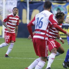 Cifuentes salva el triunfo para un Cádiz que acabó con diez