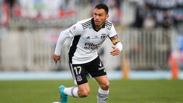 Futbol, Audax Italiano vs Colo Colo.
Fecha 18, campeonato Nacional 2022.
El jugador de Colo Colo Gabriel Suazo, centro, juega el baln contra Audax Italiano durante el partido por la primera division disputado en el estadio El Teniente de Rancagua, Chile.
16/07/2022
Felipe Zanca/Photosport
Football, Audax Italiano vs Colo Colo.
18th date, 2022 National Championship.
Colo ColoÕs player Gabriel Suazo, center , play the ball against Audax Italiano during the first division match held at El Teniente stadium in Rancagua, Chile.07/16/2022
Felipe Zanca/Photosport