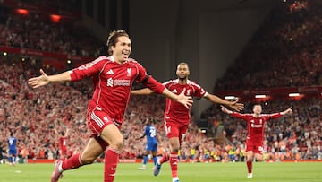 LIVERPOOL (United Kingdom), 15/08/2025.- Federico Chiesa of Liverpool celebrates scoring the 3-2 goal during the English Premier League match between Liverpool FC and AFC Bournemouth, in Liverpool, Britain, 15 August 2025. (Reino Unido) EFE/EPA/ADAM VAUGHAN EDITORIAL USE ONLY. No use with unauthorized audio, video, data, fixture lists, club/league logos, 'live' services or NFTs. Online in-match use limited to 120 images, no video emulation. No use in betting, games or single club/league/player publications.