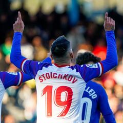 Aprobados y suspensos del Eibar: Stoichkov rompe la maldición