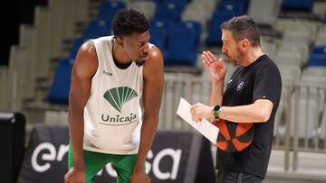 Ibon con Yankuba Sima.