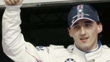 <b>ALONSO NO IRÁ A BMW.</b> La escudería alemana ha confirmado la continuidad para la próxima temporada de sus dos actuales pilotos, Nick Heidfeld y Robert Kubica.