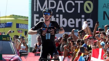 Arensman: “Espero ser un corredor para grandes vueltas”