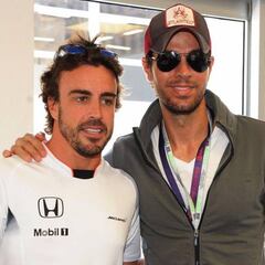 Enrique Iglesias: "Tenía ganas de conocer a Alonso, es un crack"