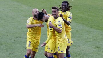 El Alcorcón celebra el triunfo ante el Tenerife.
