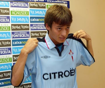 Su debut en primera fue con el Celta, cedido por el Valencia. En un Celta reci¨¦n ascendido fue el principal art¨ªfice del sexto puesto del club celeste. Al a?o siguiente y con el canario ya en el Valencia. El Celta descendi¨® a segunda.