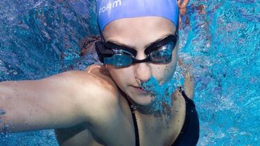 Form Swin, unas gafas inteligentes con pantalla para nadadores