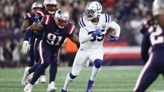 FOXBOROUGH, MA - OCTOBER 04: Deatrich Wise Jr. #91 of the New England Patriots pursues Eric Ebron #85 of the Indianapolis Colts during the first half at Gillette Stadium on October 4, 2018 in Foxborough, Massachusetts.   Maddie Meyer/Getty Images/AFP
 == 