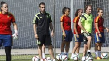 Jorge Vilda, durante un entrenamiento con la Selecci&oacute;n Sub-19.