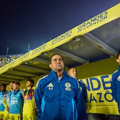 Milito vs Jardine: Dos estilos distintos chocan en el Clásico Nacional