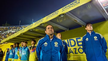 Milito vs Jardine: Dos estilos distintos chocan en el Clásico Nacional