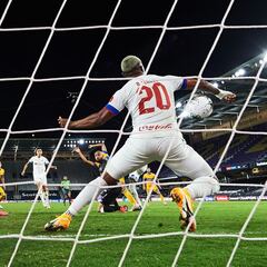 Así fue el penal con el que Tigres está venciendo al Olimpia
