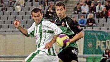 <b>SIN SITIO. </b>Moreno, en un partido del Córdoba, aunque ya no juega.