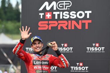 Marc Márquez celebra su victoria en el sprint del GP de República Checa.