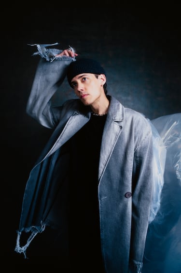 Leroy Sánchez, composer of 'Slomo', takes a record: 