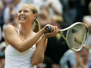 La tenista rusa consiguió su primer Grand Slam el 3 de julio de 2004 tras ganar en la final a la tenista estadounidense Serena Williams por 6-1 y 6-4. 