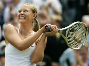 La tenista rusa consiguió su primer Grand Slam el 3 de julio de 2004 tras ganar en la final a la tenista estadounidense Serena Williams por 6-1 y 6-4. 