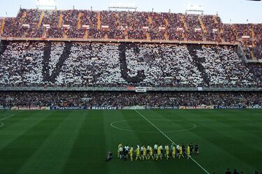 Los tifos de Mestalla. El color de la grada en las grandes noches europeas, ligueras y coperas.