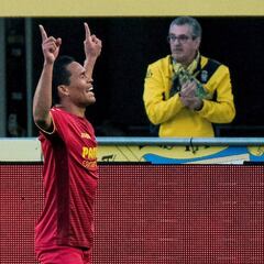 Las Palmas gasta otra bala: Bacca fusila y Sansone sentencia