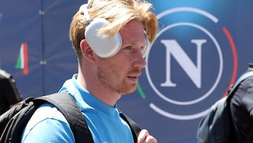 Soccer Football - Napoli Training - Stadio di Carciato, Dimaro, Italy - July 17, 2025 Napoli's Kevin De Bruyne arrives at training REUTERS/Ciro De Luca