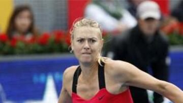 ADELANTE. Maria Sharapova, en un momento de su partido.