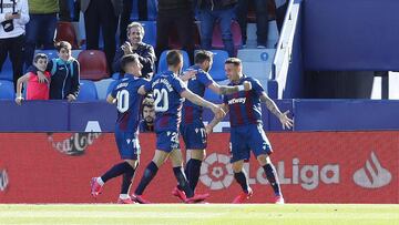 As&iacute; celebr&oacute; su gol Roger Mart&iacute;.