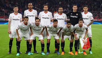 Soccer Football - Champions League Quarter Final Second Leg - Bayern Munich vs Sevilla - Allianz Arena, Munich, Germany - April 11, 2018 Sevilla players pose for a team group photo before the match REUTERS/Michael Dalder