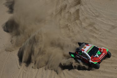 Yazeed Al Rajhi y Timo Gottschalk de Overdrive Racing en acción. 