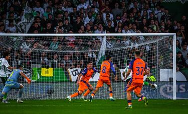 Villalibre y Jeremy sacan al Racing del atasco