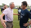 Cruyff exige a Van Gaal volver al 4-3-3: "Sólo así convenceremos"
