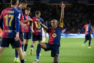 4-1. Raphinha celebra el cuarto gol que marca en el minuto 56 de partido. Hat-trick del brasileño.