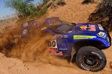 Carlos Sainz y Lucas Cruz en el Dakar 2011.